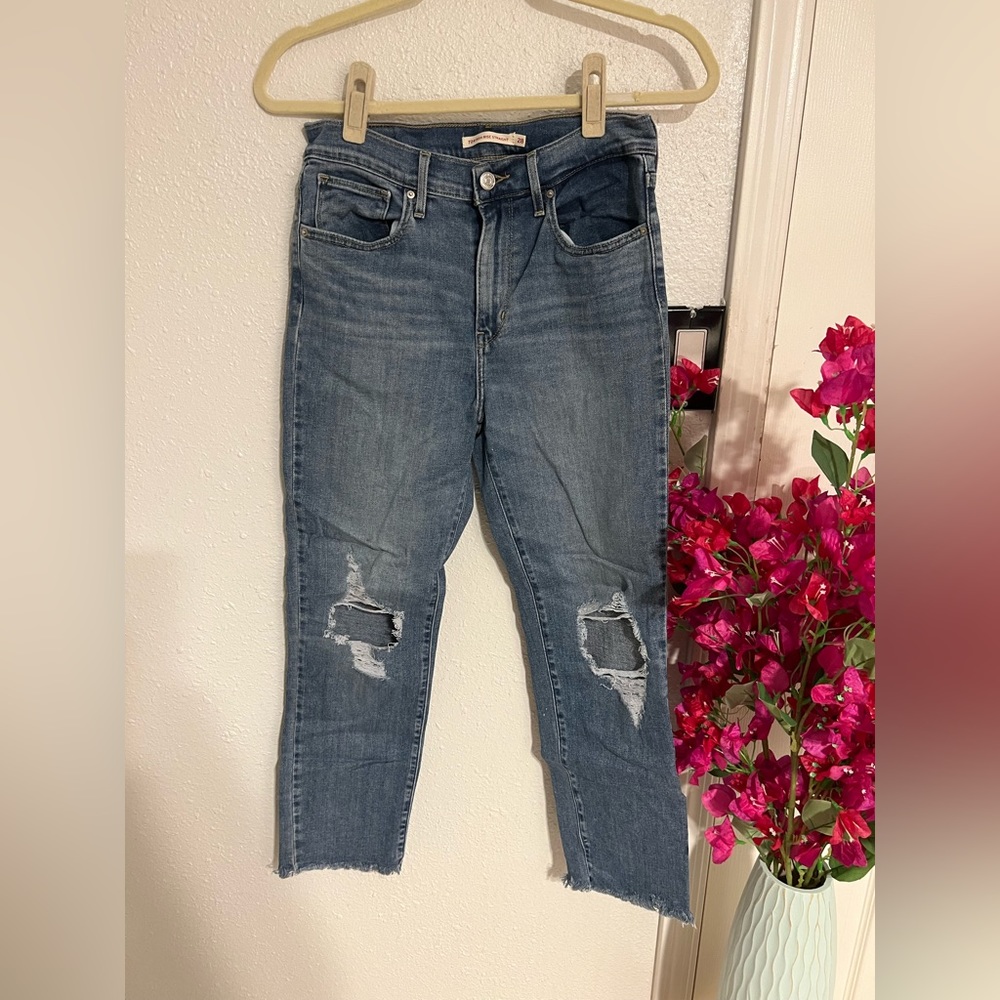 Levi’s | High Rise Straight 724 | Size 28